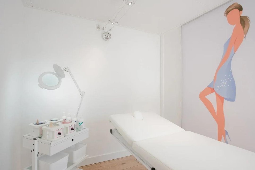 De rustige behandelkamer bij LadyWax Den Haag